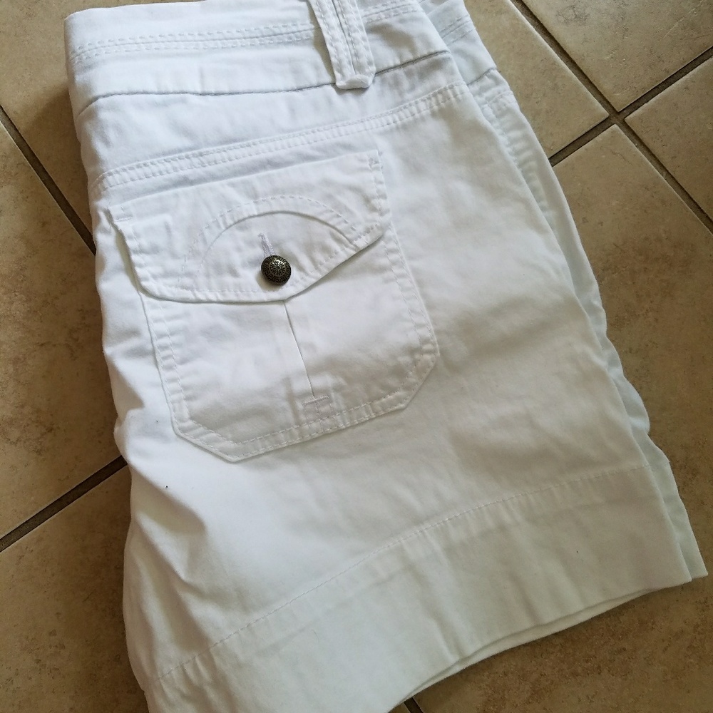 SOLD Ladies NWOT shorts